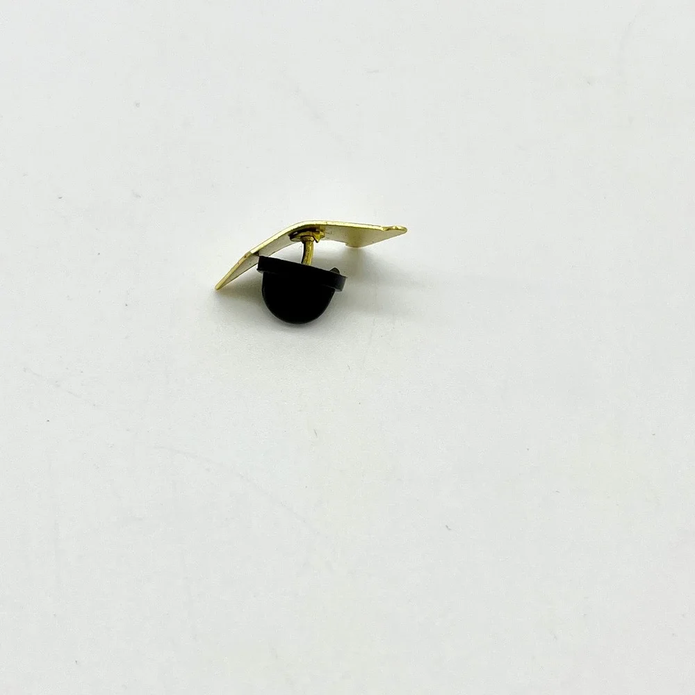 American Flag Lapel Pin USA Patriotic Enamel‎ Gold Tone Metal